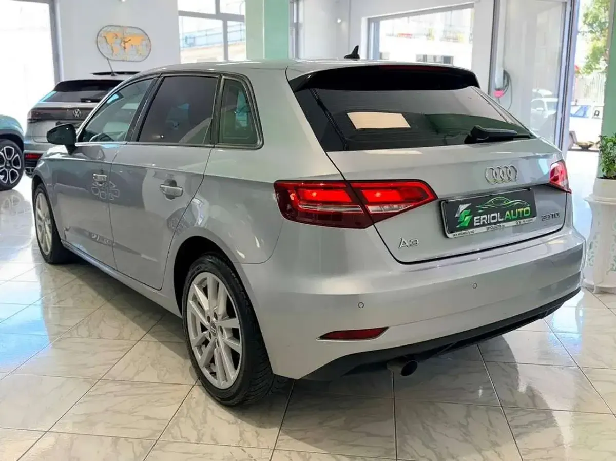Usata Audi A3 Sport 116 CV (85 kW) 2018 Argento Berlina