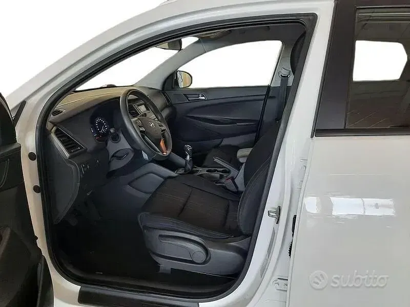 Usata Hyundai Tucson Comfort 116 CV (85 kW) 2016 Bianco SUV