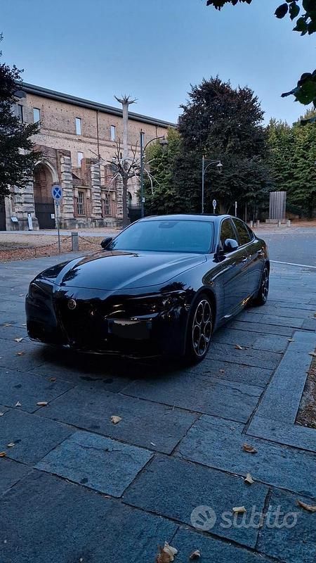 Usata Alfa Romeo Giulia 160 CV (117 kW) 2018 Grigio Berlina