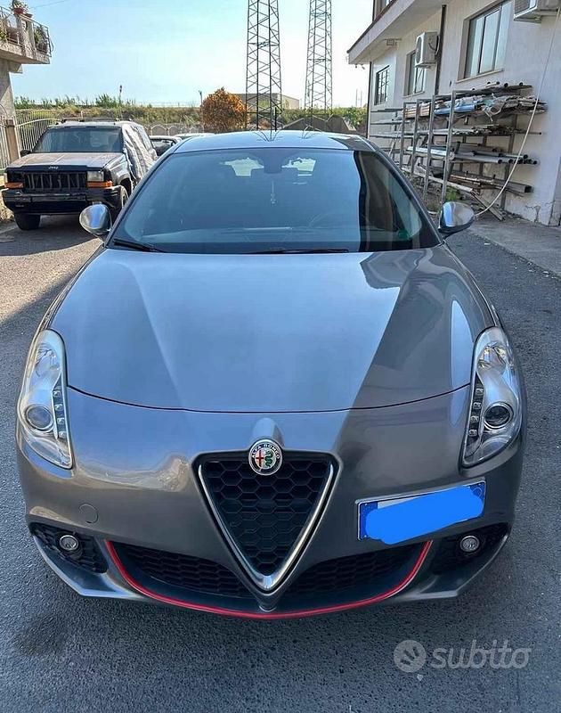 Usata 2013 Alfa Romeo Giulietta Tre volumi | 7900 € (Buon prezzo) - Immagine 1/4