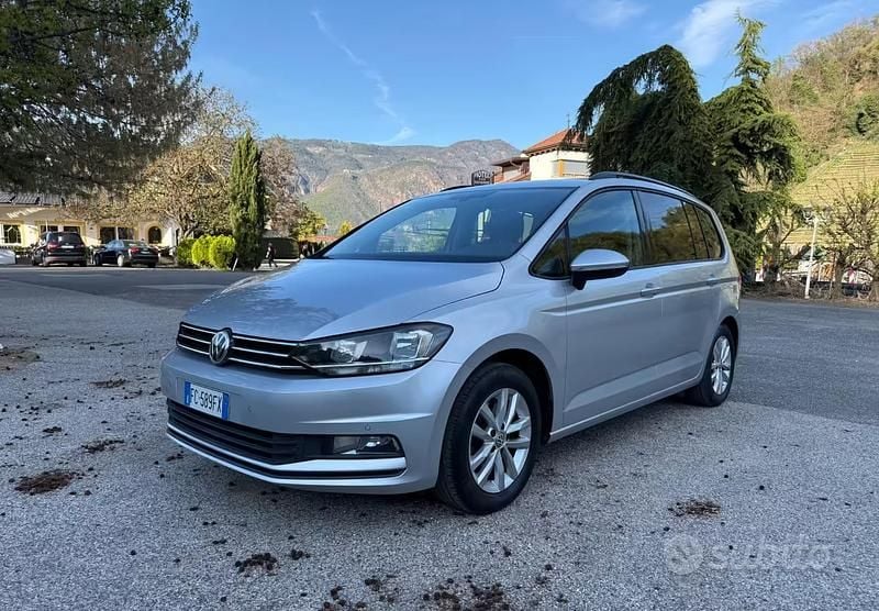 Usata VW Touran Highline 115 CV (84 kW) 2016 Grigio Monovolume