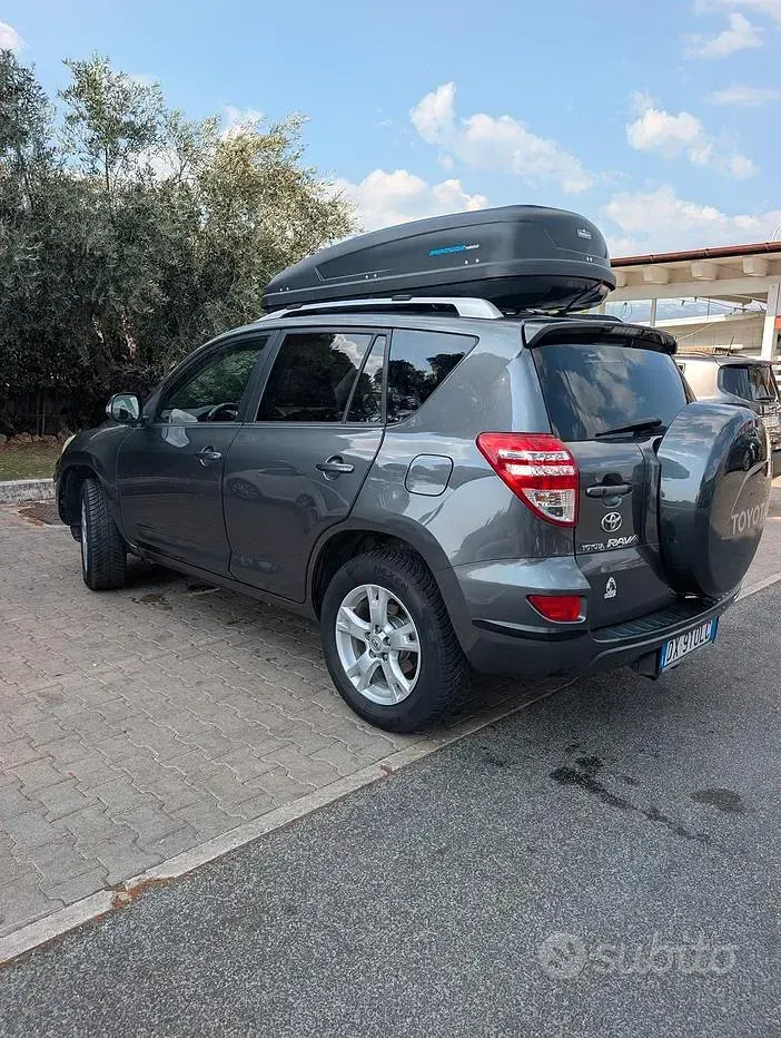 Usata Toyota RAV4 150 CV (110 kW) 2009 Bluazzurro SUV