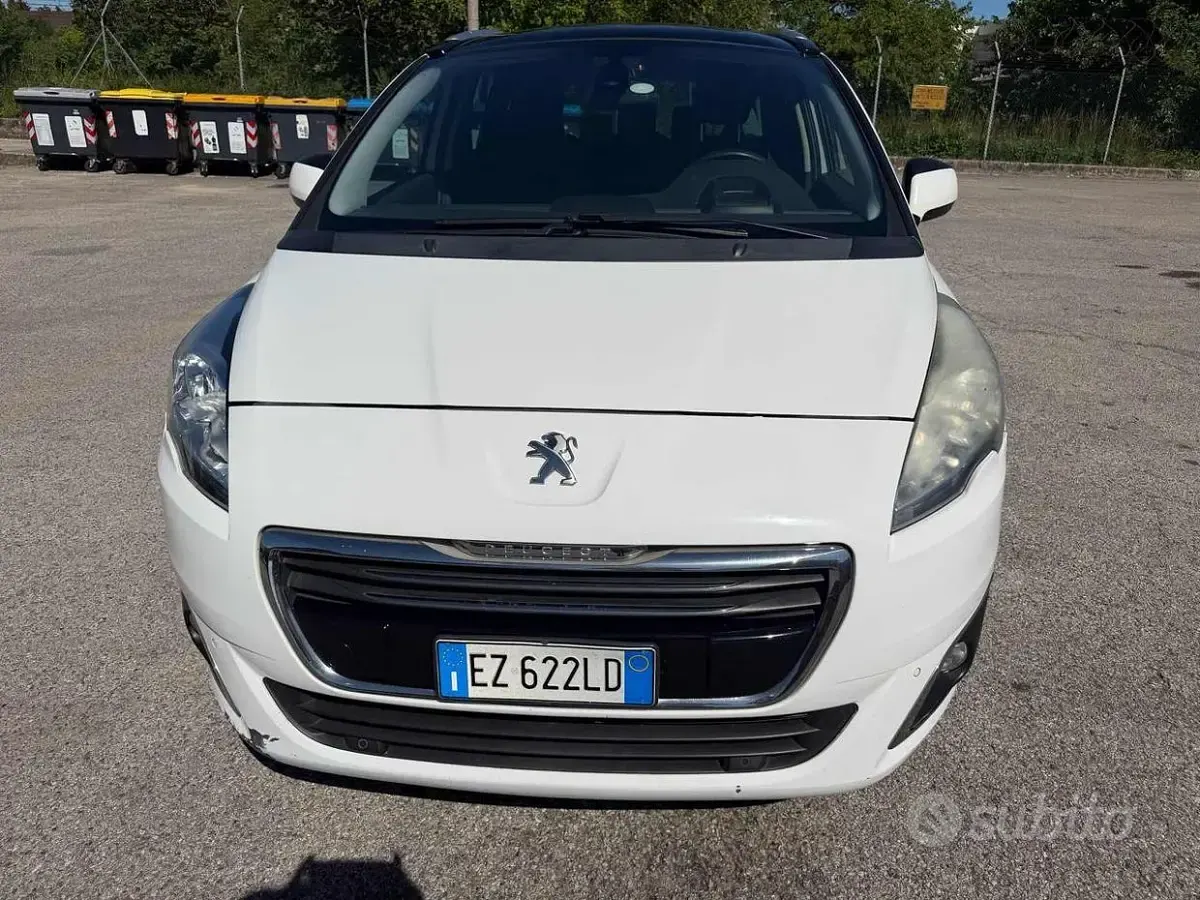 Usata Peugeot 5008 Allure 116 CV (85 kW) 2015 Bianco Monovolume
