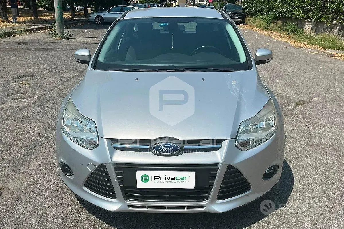 Usata Ford Focus 95 CV (69 kW) 2014 Grigio Utilitaria