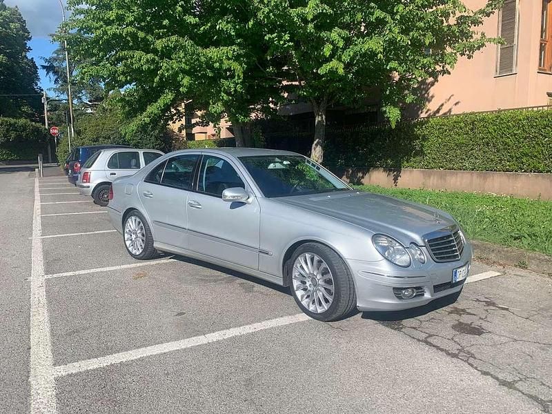 Usata Mercedes E220 Avantgarde 170 CV (125 kW) 2008 Argento Berlina