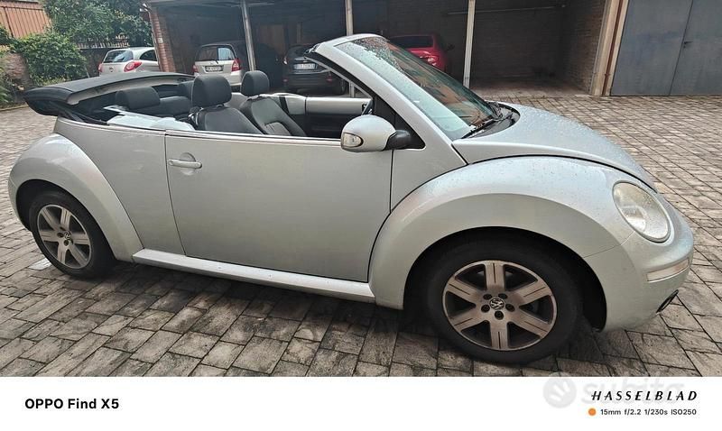 Usata VW New Beetle 105 CV (77 kW) 2006 Grigio Utilitaria