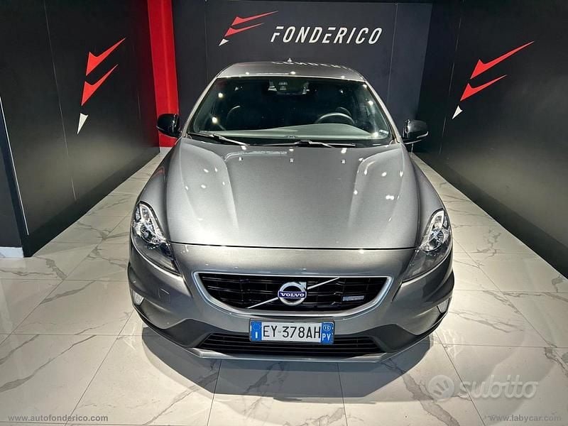 Usata Volvo V40 R-Design Momentum 115 CV (84 kW) 2015 Grigio Berlina
