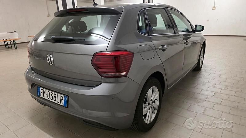 Usata VW Polo Comfortline 95 CV (69 kW) 2018 Grigio Berlina