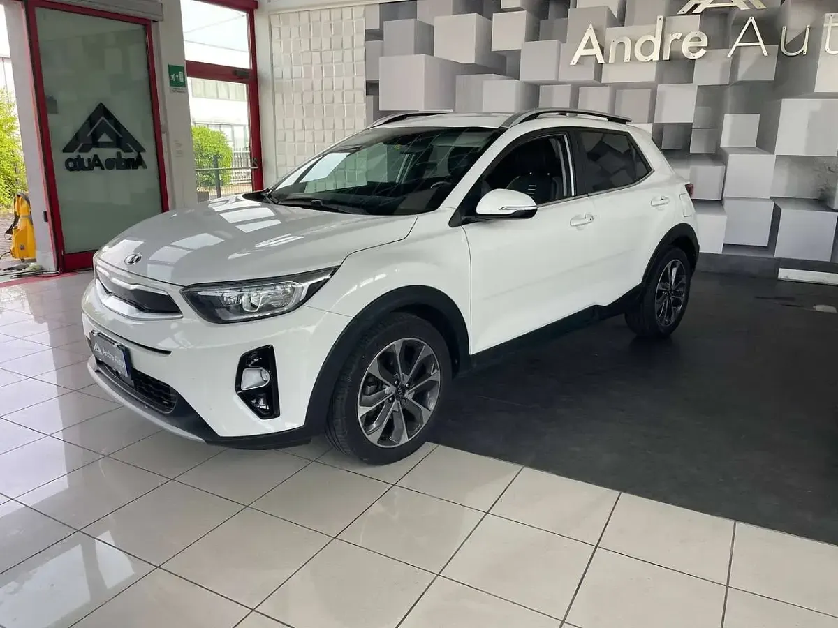 Usata Kia Stonic Style 120 CV (88 kW) 2020 Bianco SUV