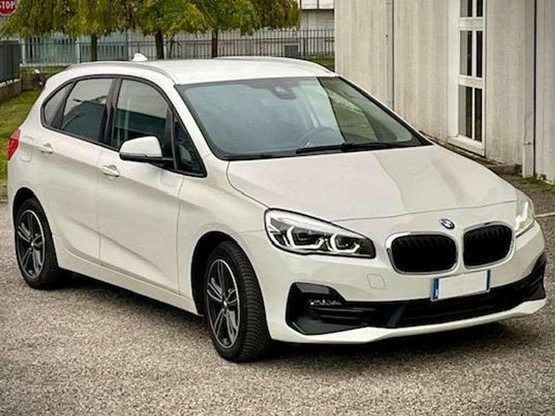 Bianco Usata 2020 BMW 218 Active Tourer Sport Line Monovolume | 18.000 € (Buon prezzo) - Immagine 1/4