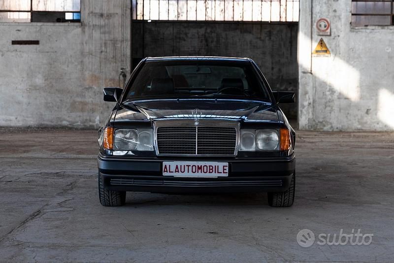 Usata Mercedes E300 179 CV (131 kW) 1991 Nero Coupé
