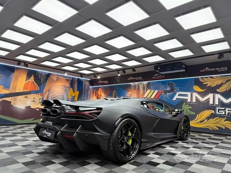 Nuova Lamborghini Revuelto 825 CV (606 kW) 2025 Nero Coupé