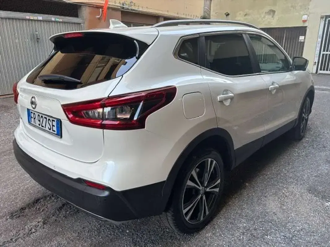 Używany Nissan Qashqai N-Connecta 110 KM (80 kW) 2018 Biały SUV