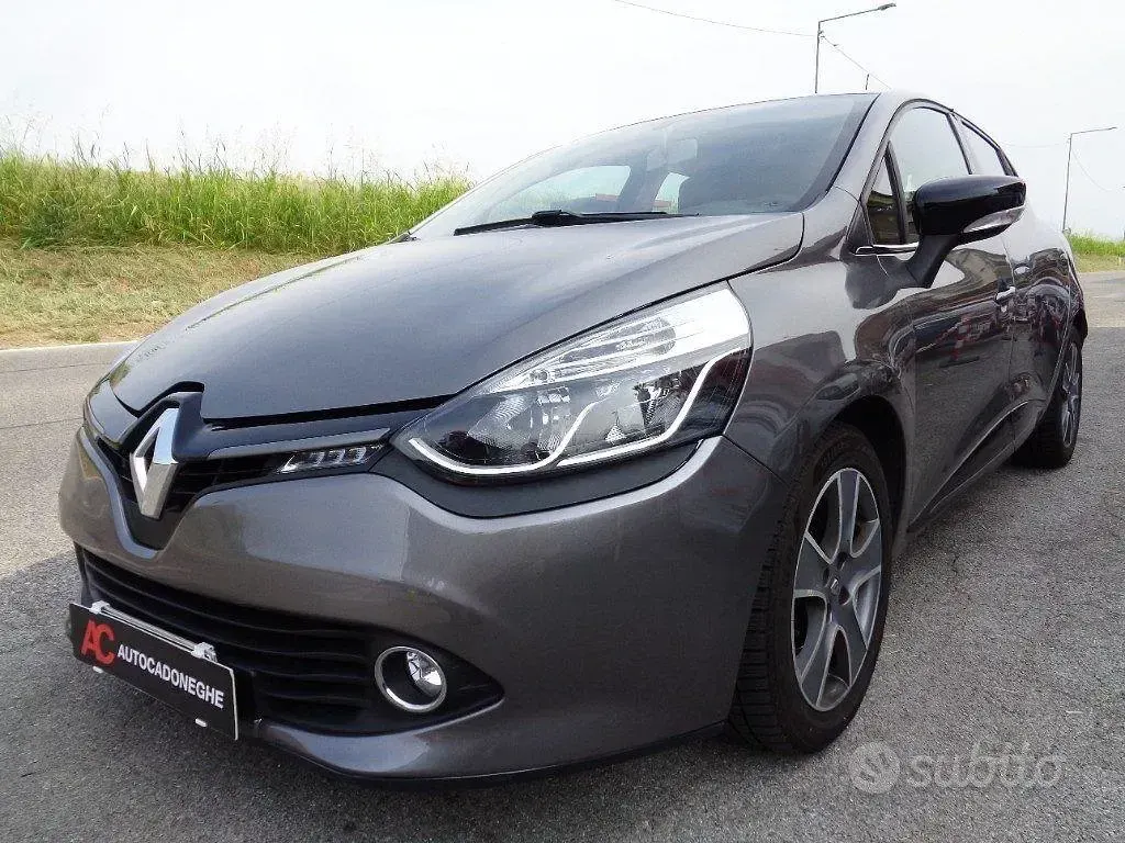 Begagnad Renault Clio IV 73 HK (53 kW) 2015 Grå Sedan