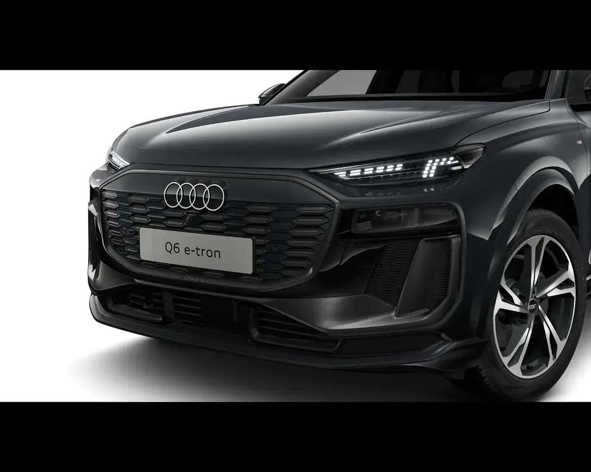 Nuova Audi Q6 e-tron S-Line 138 kW (188 CV) 2026 Grigio magnete SUV