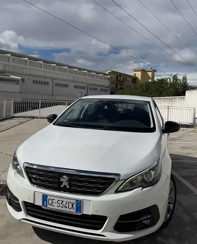 Usata Peugeot 308 Allure 131 CV (96 kW) 2021 Berlina