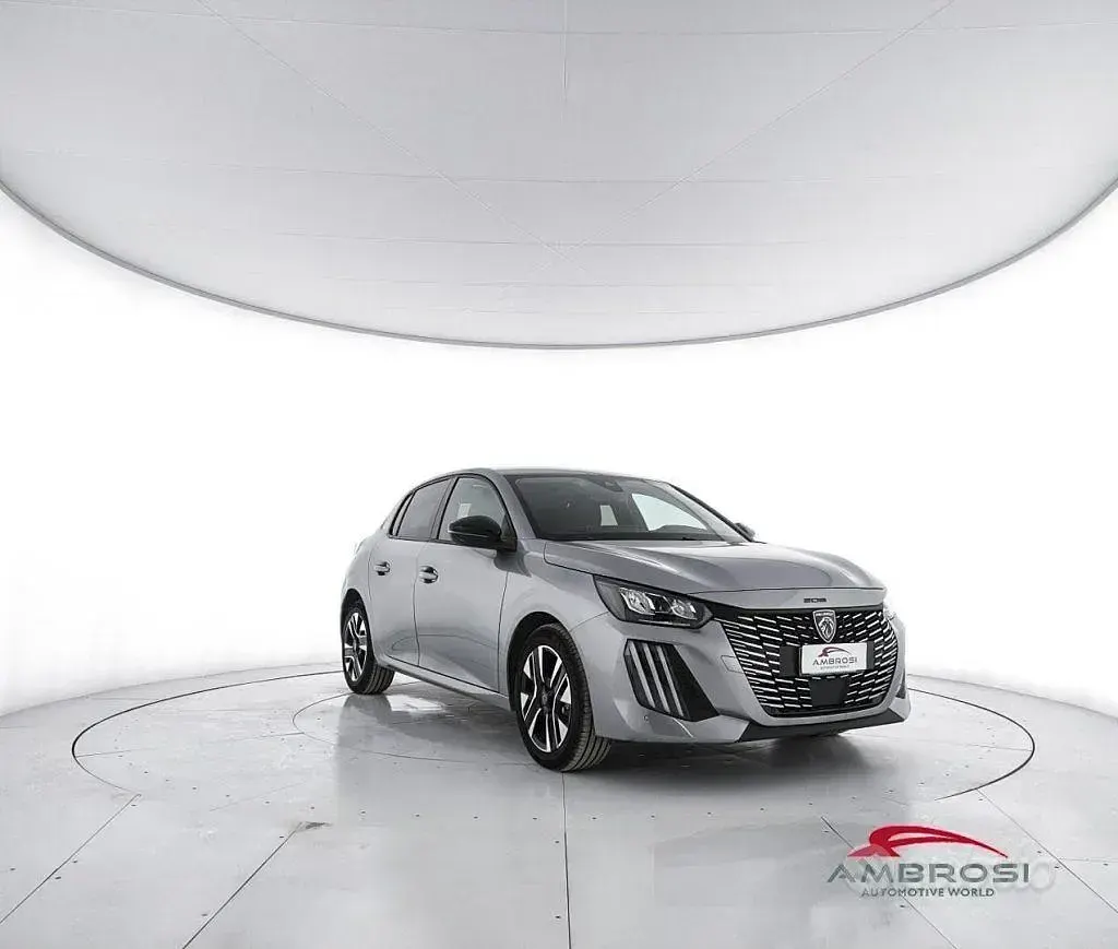 Usata Peugeot 208 Allure 101 CV (74 kW) 2025 Grigio Utilitaria