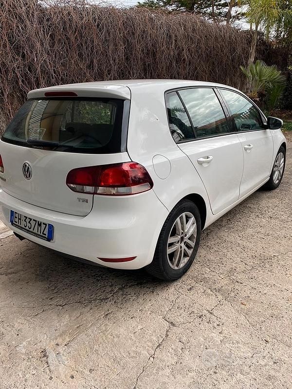 Usata VW Golf VI 122 CV (89 kW) 2011 Bianco Utilitaria