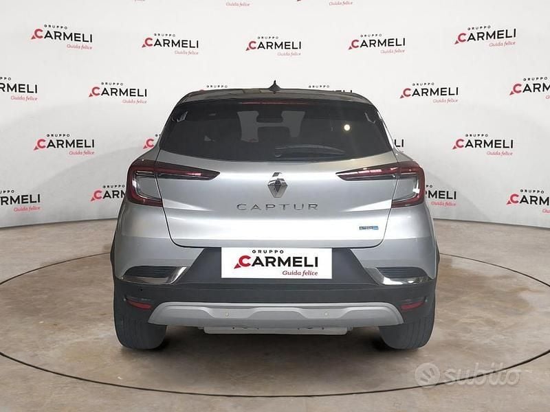 Usata Renault Captur Intens 159 CV (116 kW) 2022 Be style varsavia (grigio magn SUV