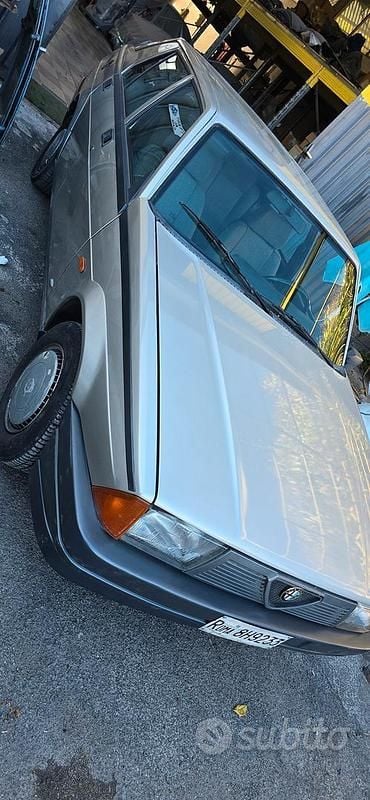 Usata Alfa Romeo 75 120 CV (88 kW) 1988 Grigio Berlina