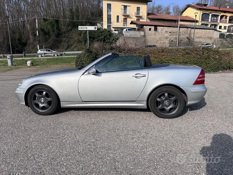 Usata Mercedes SLK200 163 CV (119 kW) 2001 Grigio Cabrio