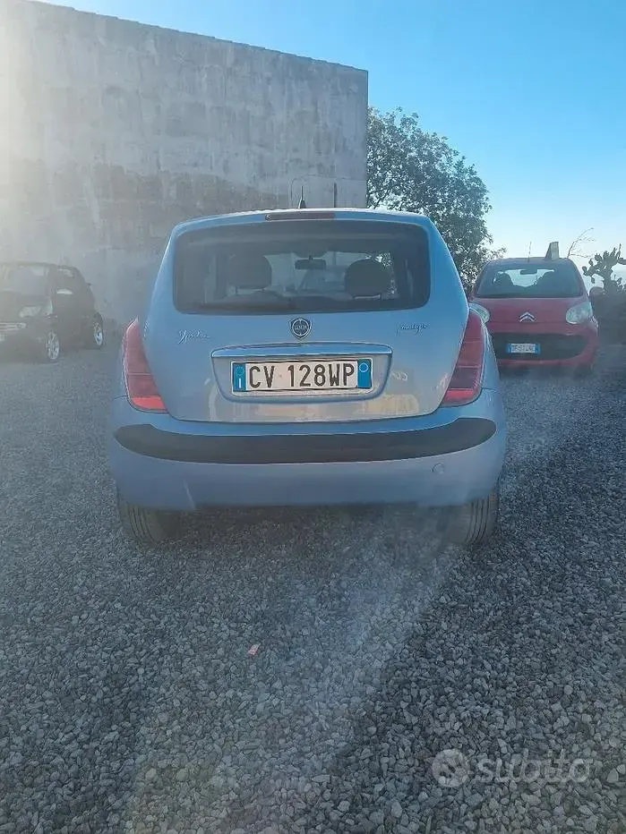Usata Lancia Ypsilon 70 CV (51 kW) 2006 Blu Utilitaria