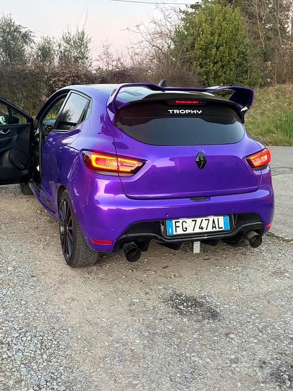 Usata Renault Clio IV Trophy 220 CV (161 kW) 2016 Nero Berlina