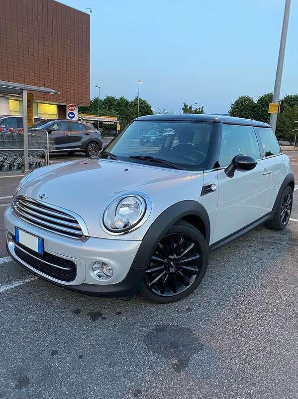 Usata Mini Cooper D 111 CV (81 kW) 2011 Grigio Utilitaria