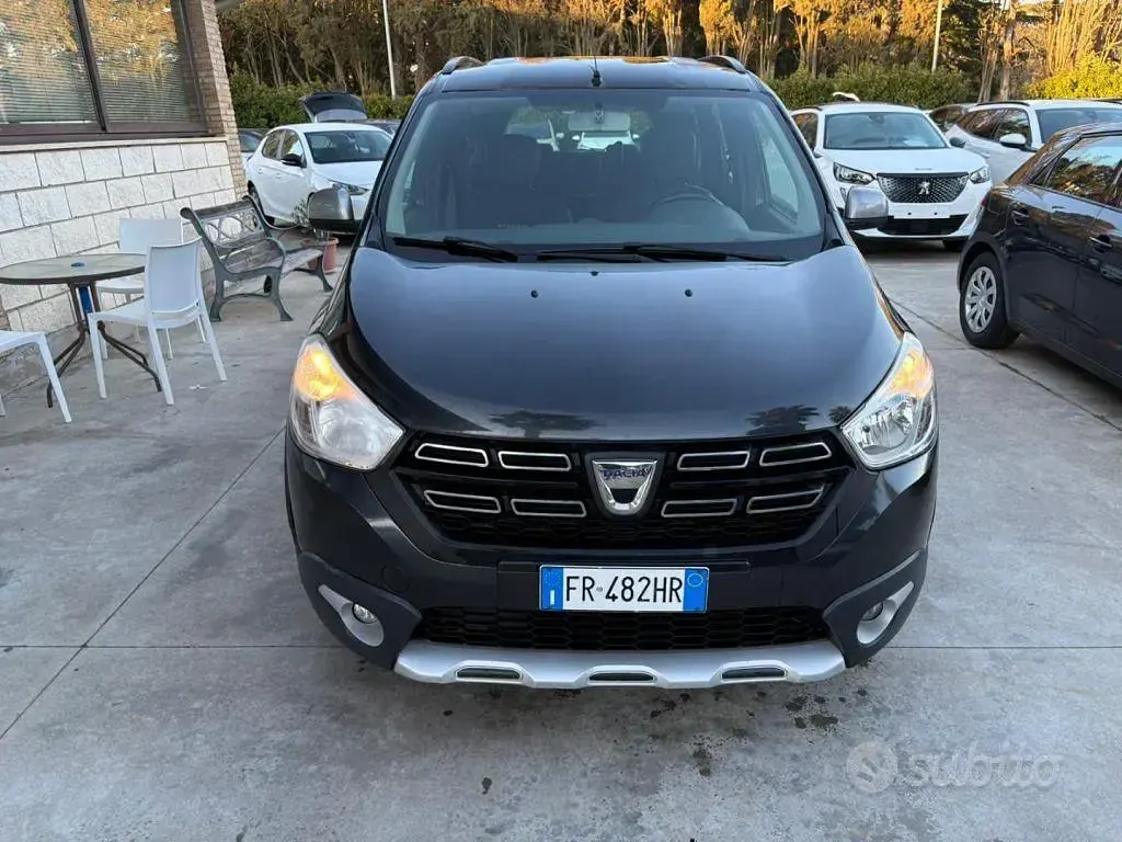 Usata Dacia Lodgy 109 CV (80 kW) 2018 Grigio Monovolume