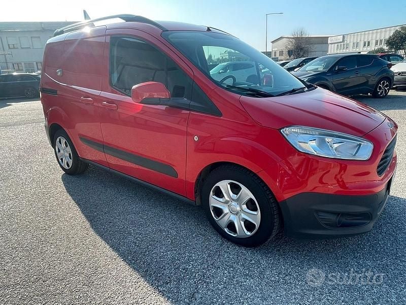 Usata Ford Transit 75 CV (55 kW) 2017 Rosso Furgone