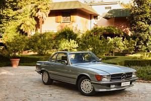 Usata Mercedes SL500 245 CV (180 kW) 1983 Grigio Cabrio