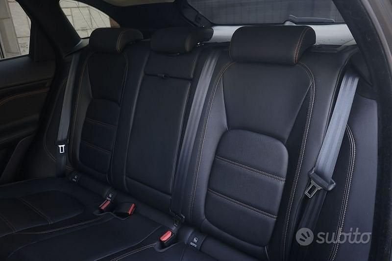 Usata Jaguar F-Pace Prestige 180 CV (132 kW) 2020 Nero SUV