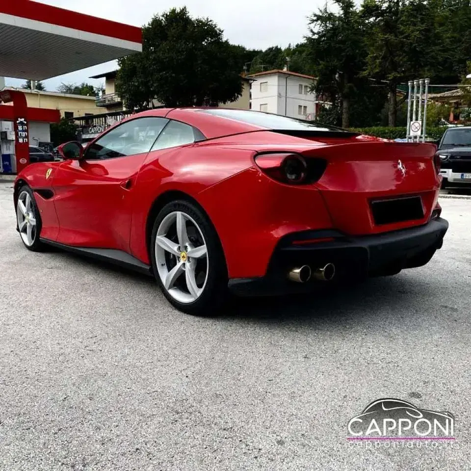 Usata Ferrari Portofino 620 CV (456 kW) 2023 Rosso Cabrio