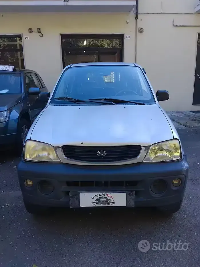 Usata Daihatsu Terios 83 CV (61 kW) 1999 Grigio SUV