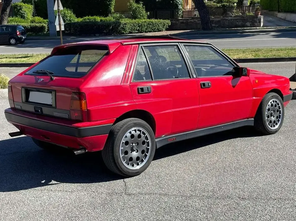 Usata Lancia Delta 196 CV (144 kW) 1990 Rosso Utilitaria