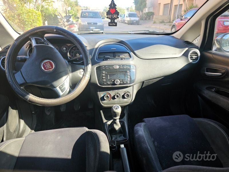 Usata Fiat Grande Punto 77 CV (56 kW) 2013 Nero Utilitaria