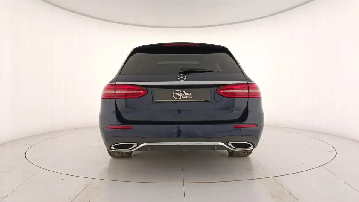 Usata Mercedes 220 Premium Plus 194 CV (142 kW) 2020 Blu Station wagon
