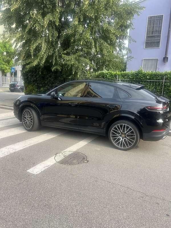 Usata 2019 Porsche Cayenne SUV | 46.000 € (Cara) - Immagine 1/4