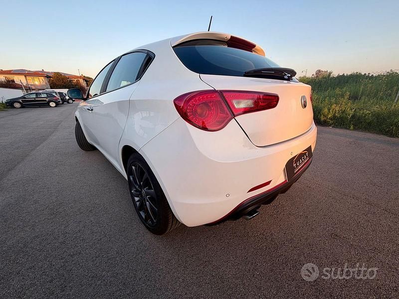 Usata Alfa Romeo Giulietta 120 CV (88 kW) 2016 Bianco Utilitaria