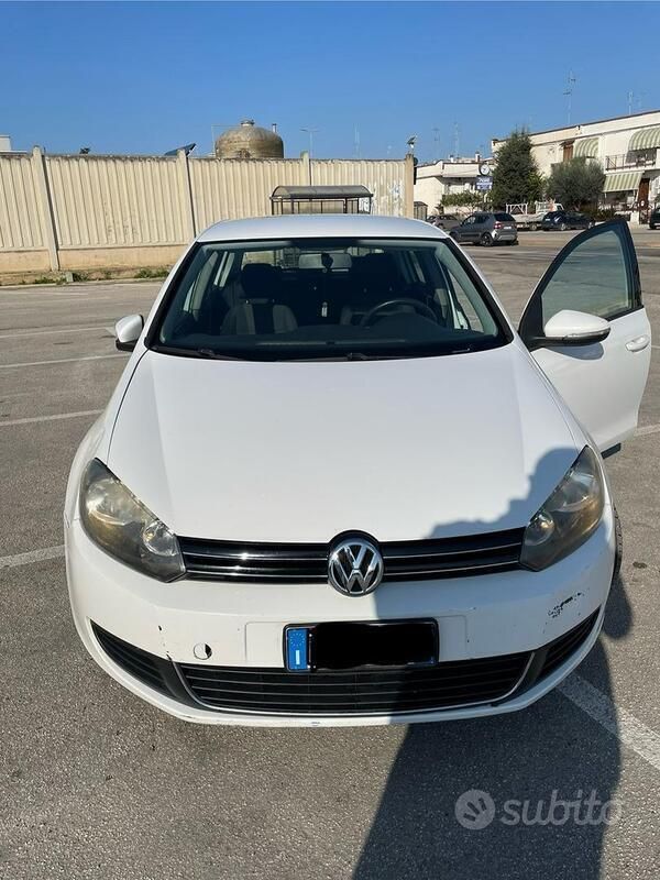 Usata VW Golf VI 102 CV (75 kW) 2010 Bianco Utilitaria