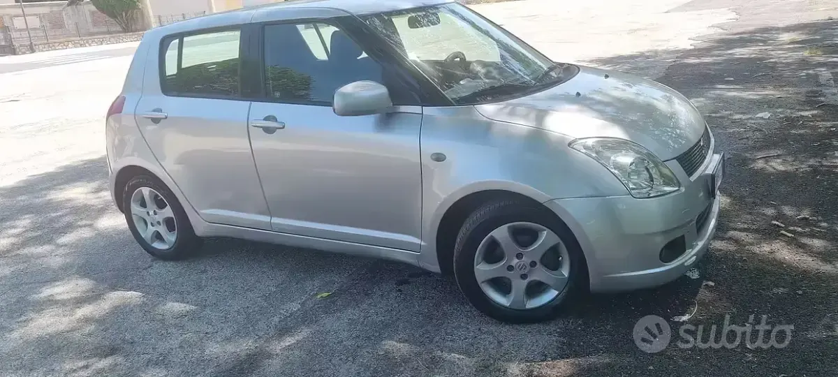 Usata Suzuki Swift 68 CV (50 kW) 2006 Grigio Utilitaria