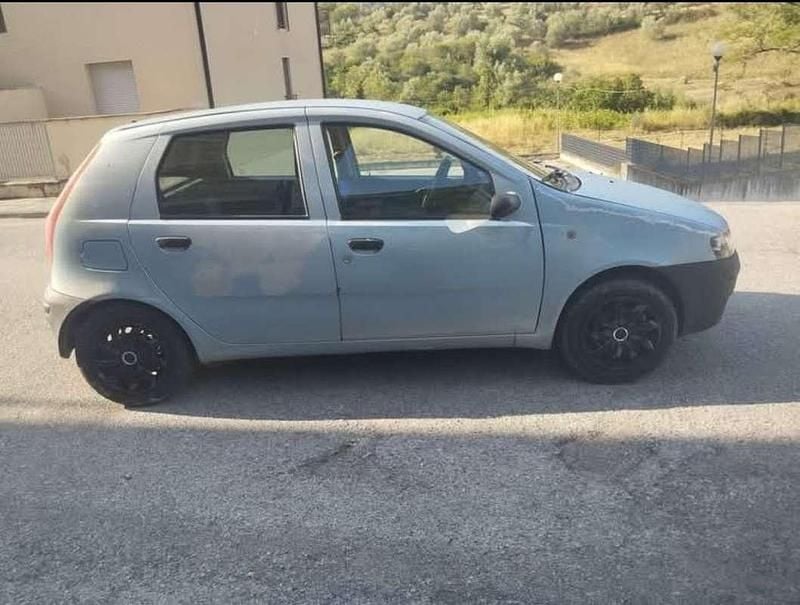 Usata Fiat Punto 60 CV (44 kW) 1999 Blu/azzurro Berlina