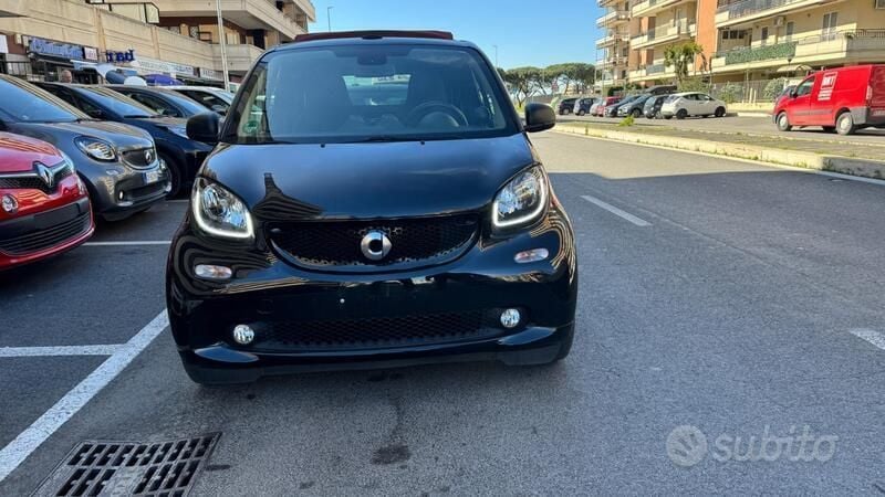 Nero Usata 2018 Smart ForTwo Cabrio Cabrio | 15.900 € (Buon prezzo) - Immagine 1/4