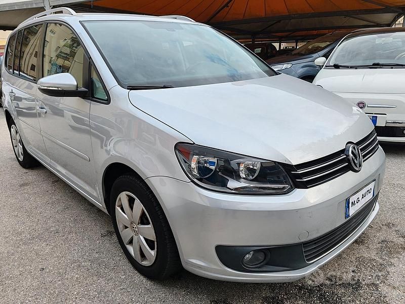 Usata VW Touran Trendline 105 CV (77 kW) 2014 Grigio Monovolume