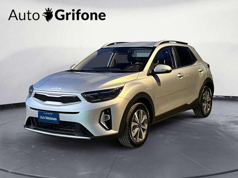 Argento Usata 2025 Kia Stonic Style SUV | 16.290 € (Buon prezzo) - Immagine 1/4