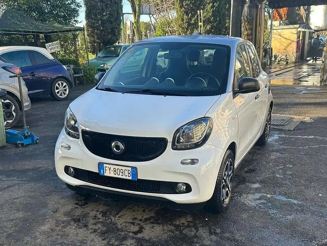 Usata Smart ForFour 71 CV (52 kW) 2019 Bianco Utilitaria