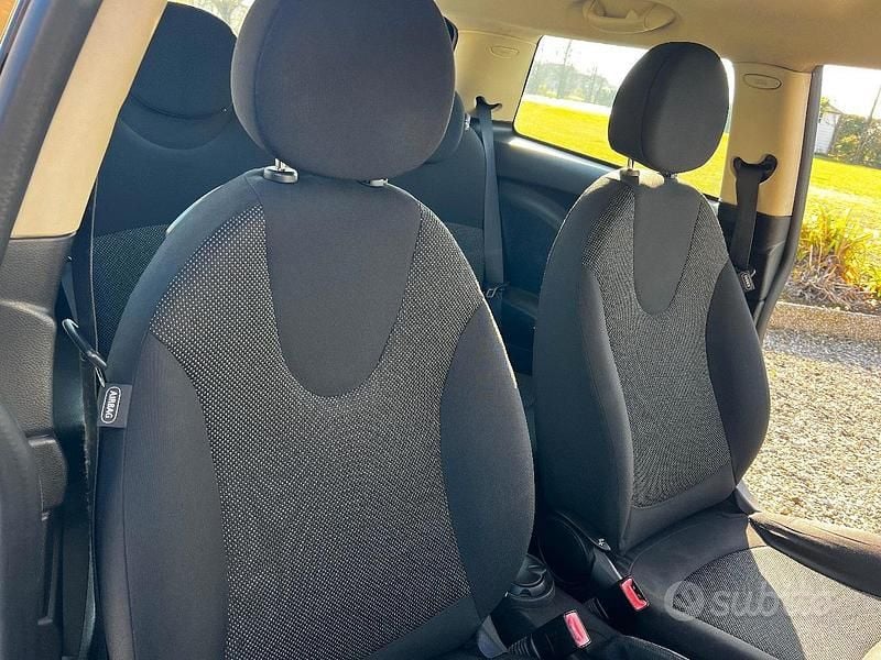 Usata Mini ONE 75 CV (55 kW) 2011 Nero Utilitaria