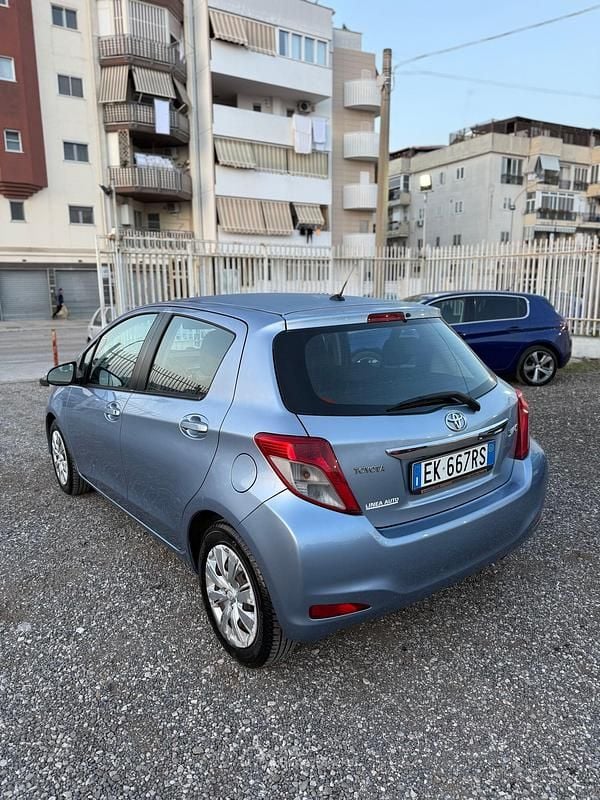 Usata Toyota Yaris Lounge 69 CV (50 kW) 2011 Utilitaria