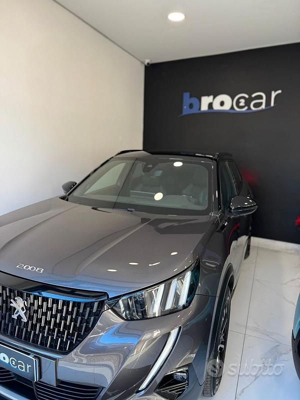 Usata Peugeot 2008 GT 130 CV (95 kW) 2021 Grigio SUV