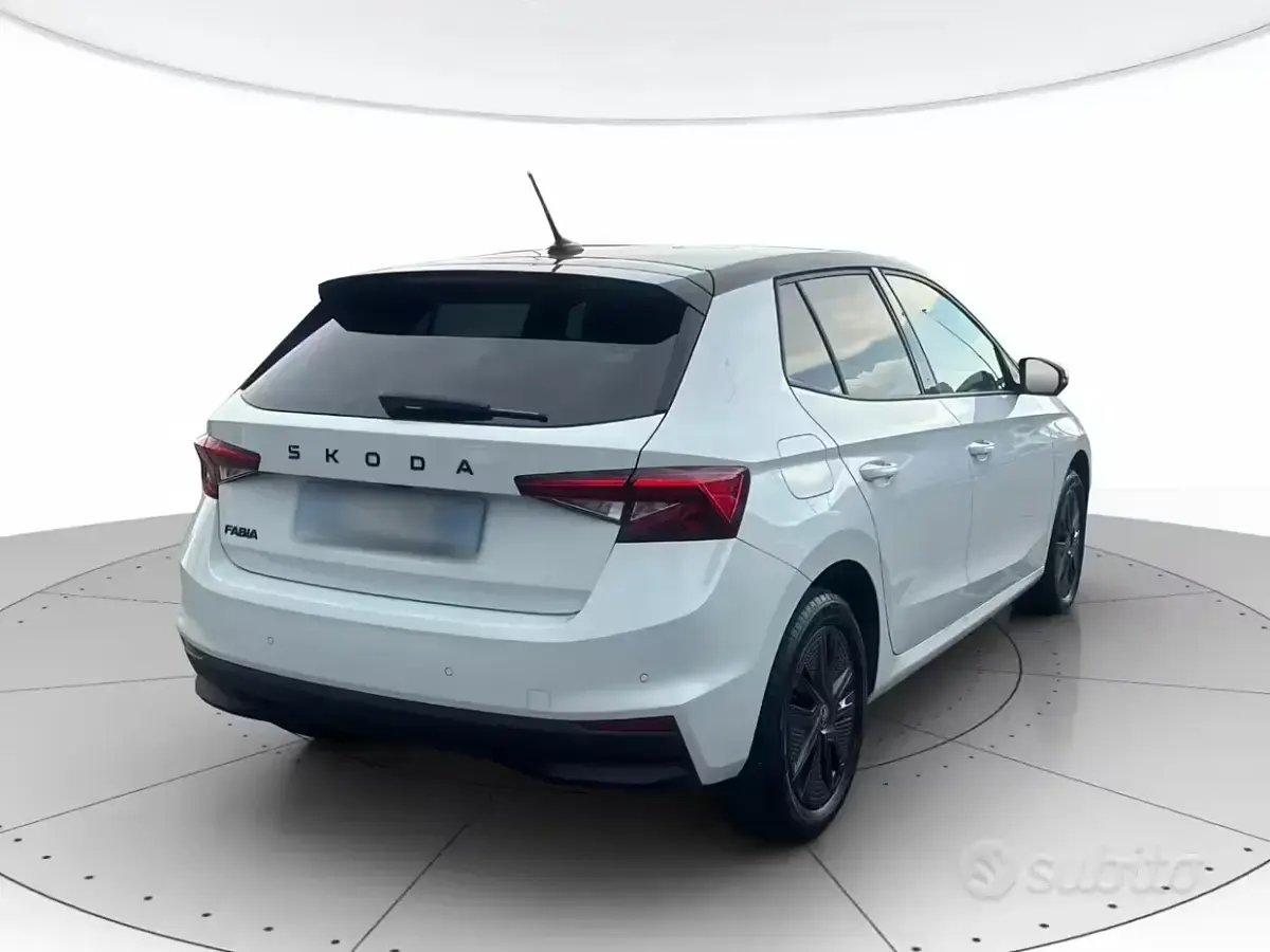 Usata Skoda Fabia 95 CV (69 kW) 2025 Bianco Utilitaria